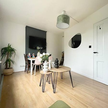 Stylish 2 Bedroom Flat In Angel Central Location ลอนดอน ภายนอก รูปภาพ
