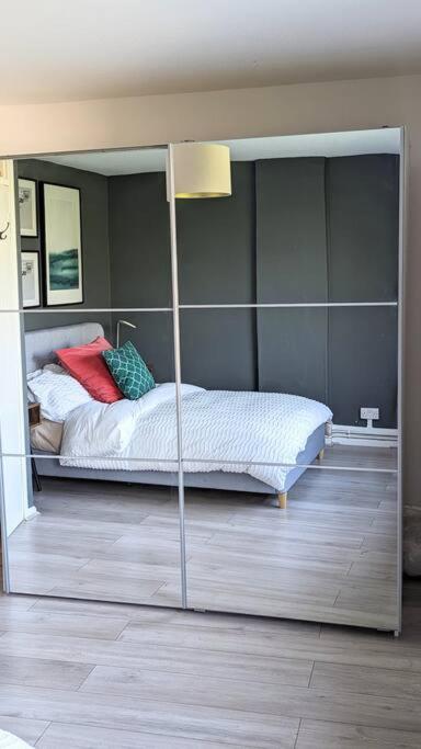 Stylish 2 Bedroom Flat In Angel Central Location ลอนดอน ภายนอก รูปภาพ