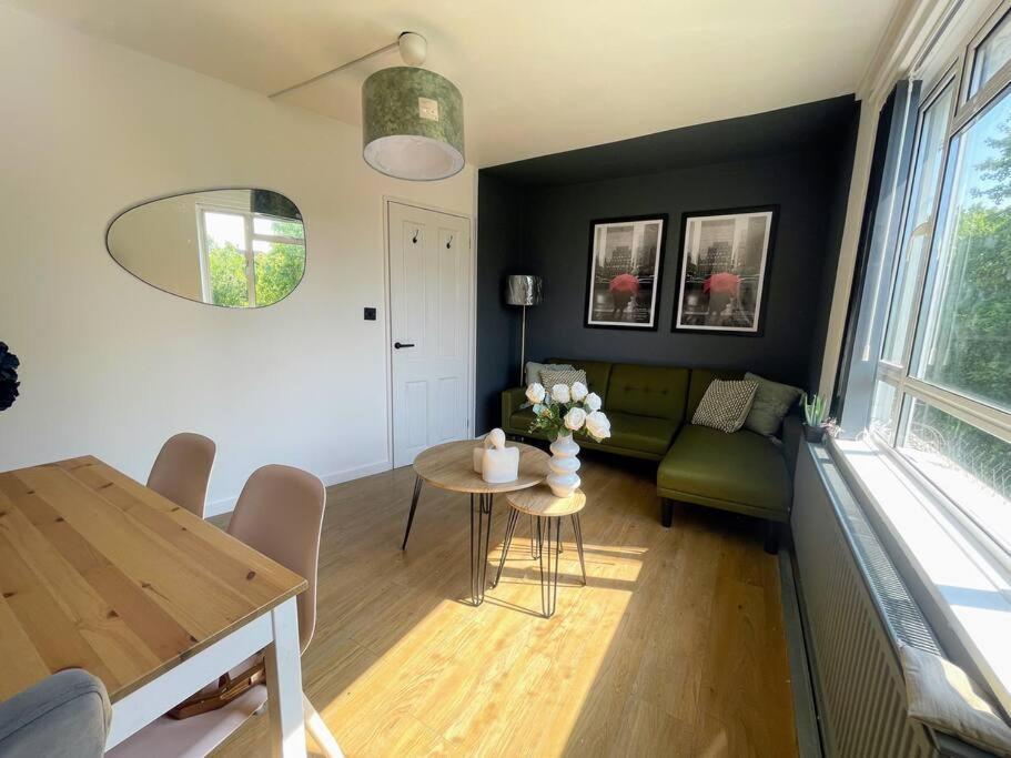 Stylish 2 Bedroom Flat In Angel Central Location ลอนดอน ภายนอก รูปภาพ