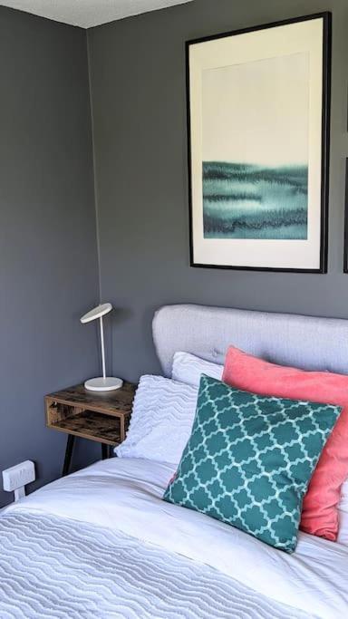 Stylish 2 Bedroom Flat In Angel Central Location ลอนดอน ภายนอก รูปภาพ